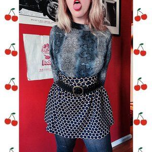 5+ years experience - Poshmark Ambassador - Hi! <3